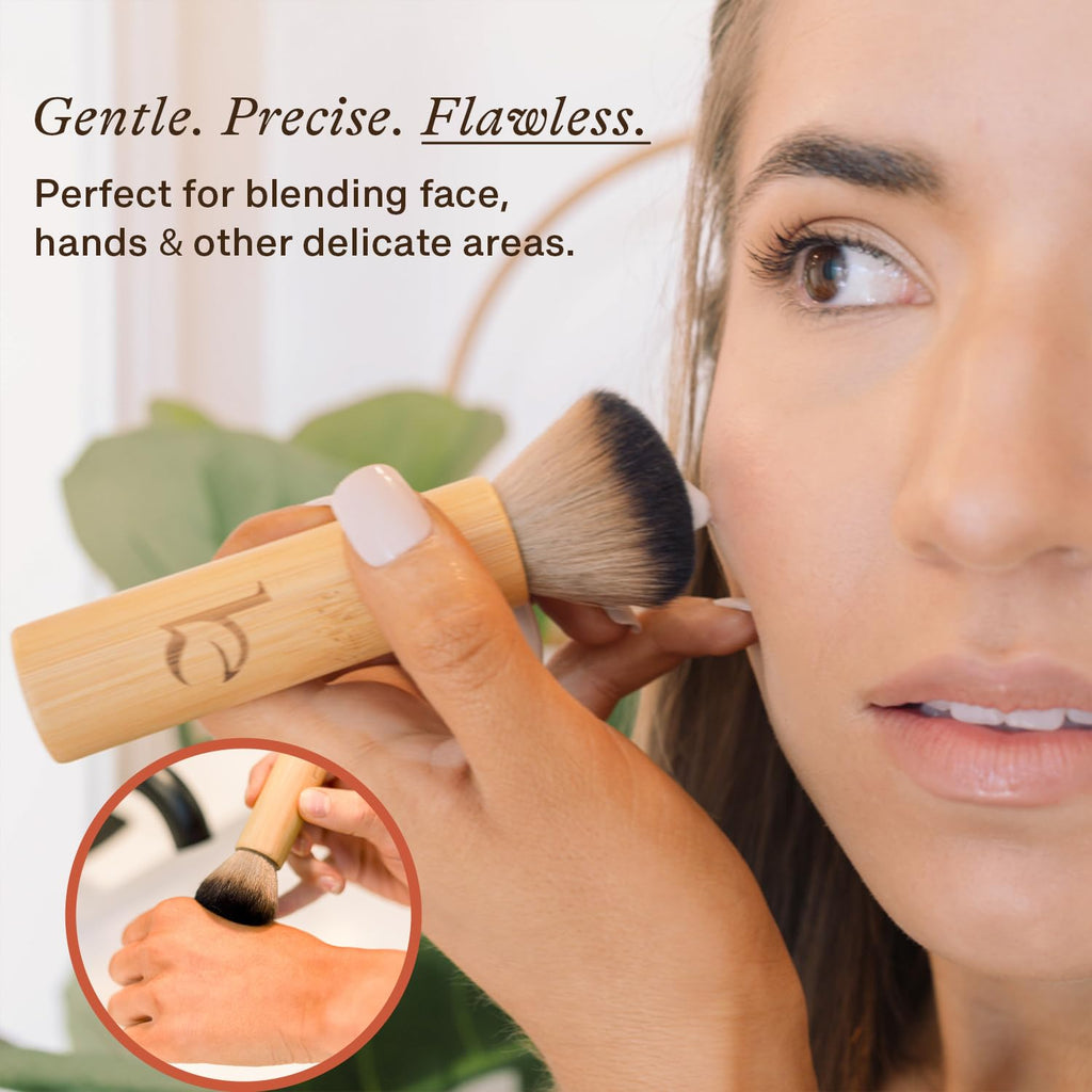 Kabuki Face Brush - Luxuriously Soft Bronzer Brush for Blush, Loose Powder, Liquid Foundation, and Self Tanner, Ideal Travel Makeup Blending Tool, Gentle on Skin